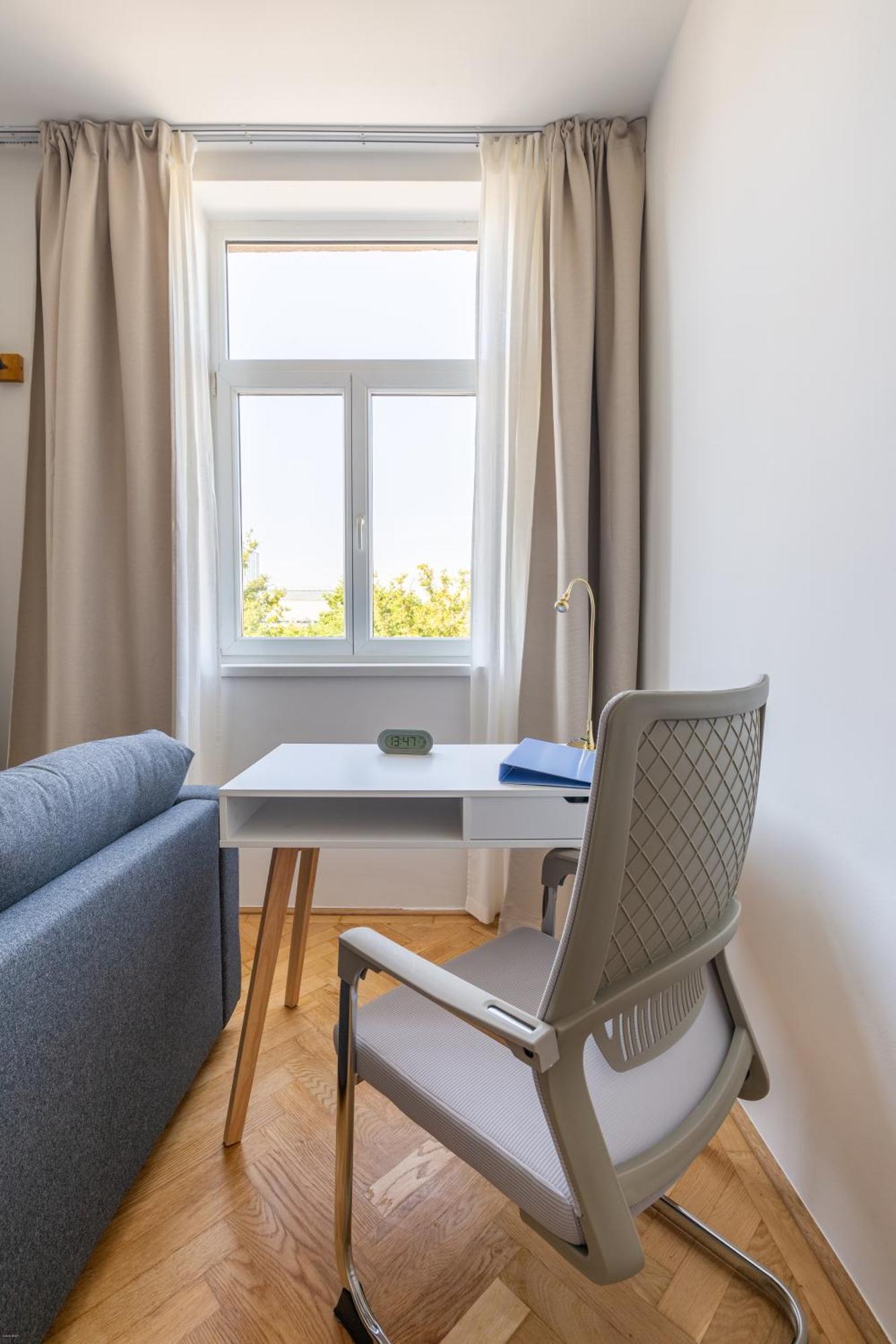 Lejlighed Spacious And Freshly Renovated *